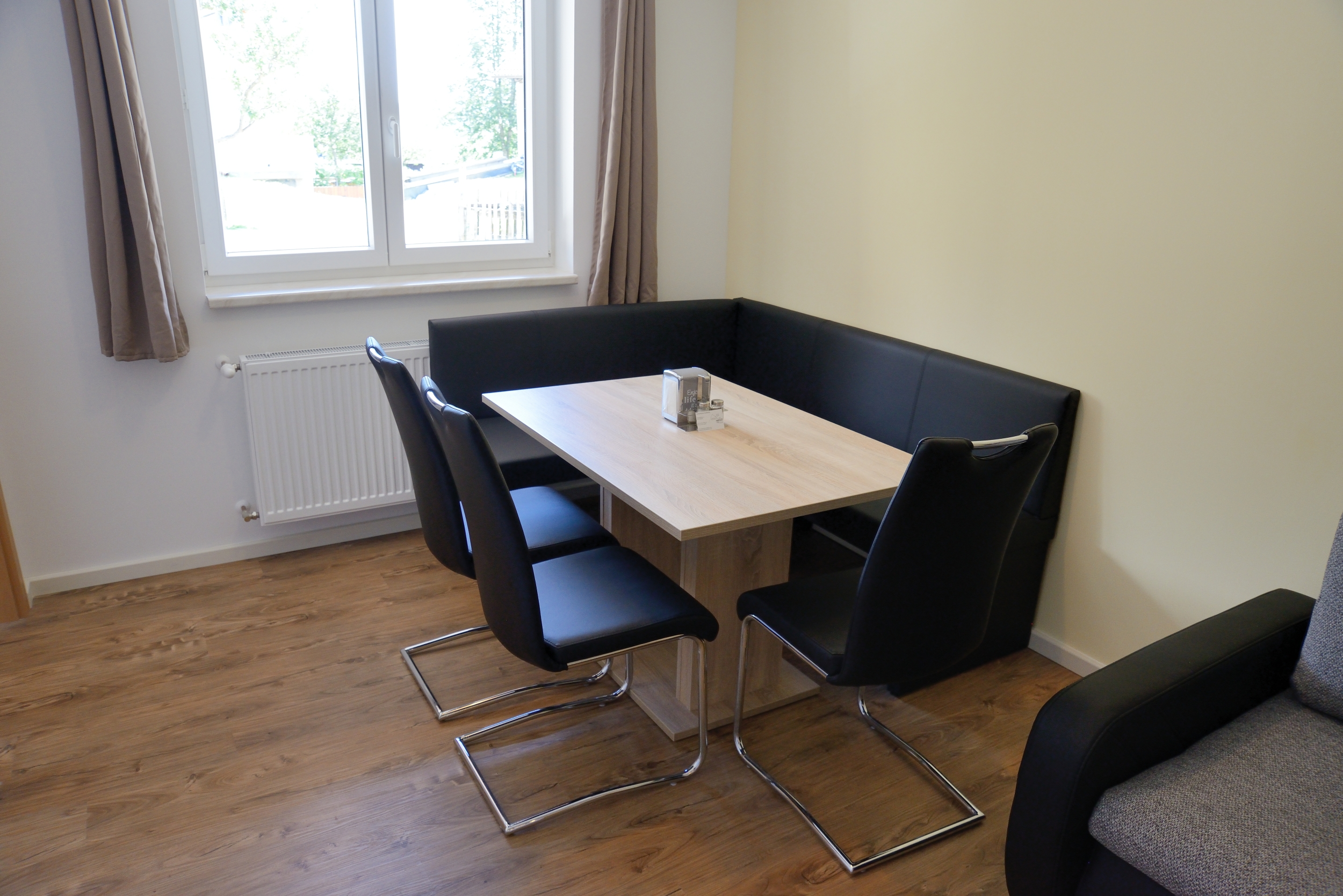 Pensionen - Garten - Hohe Tauern - Essecke appartment Reisseck - Frühstückspension Ferienhaus Kolbnitz