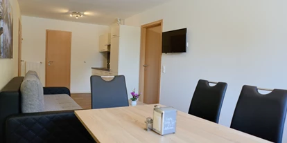 Pensionen - WLAN - Hohe Tauern - Essecke/wohnzimmer appartment Reisseck - Frühstückspension Ferienhaus Kolbnitz