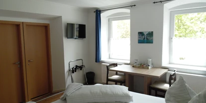 Pensionen - WLAN - Hohe Tauern - Schlafzimmer appartment Kreuzeck und Doppelzimmer - Frühstückspension Ferienhaus Kolbnitz