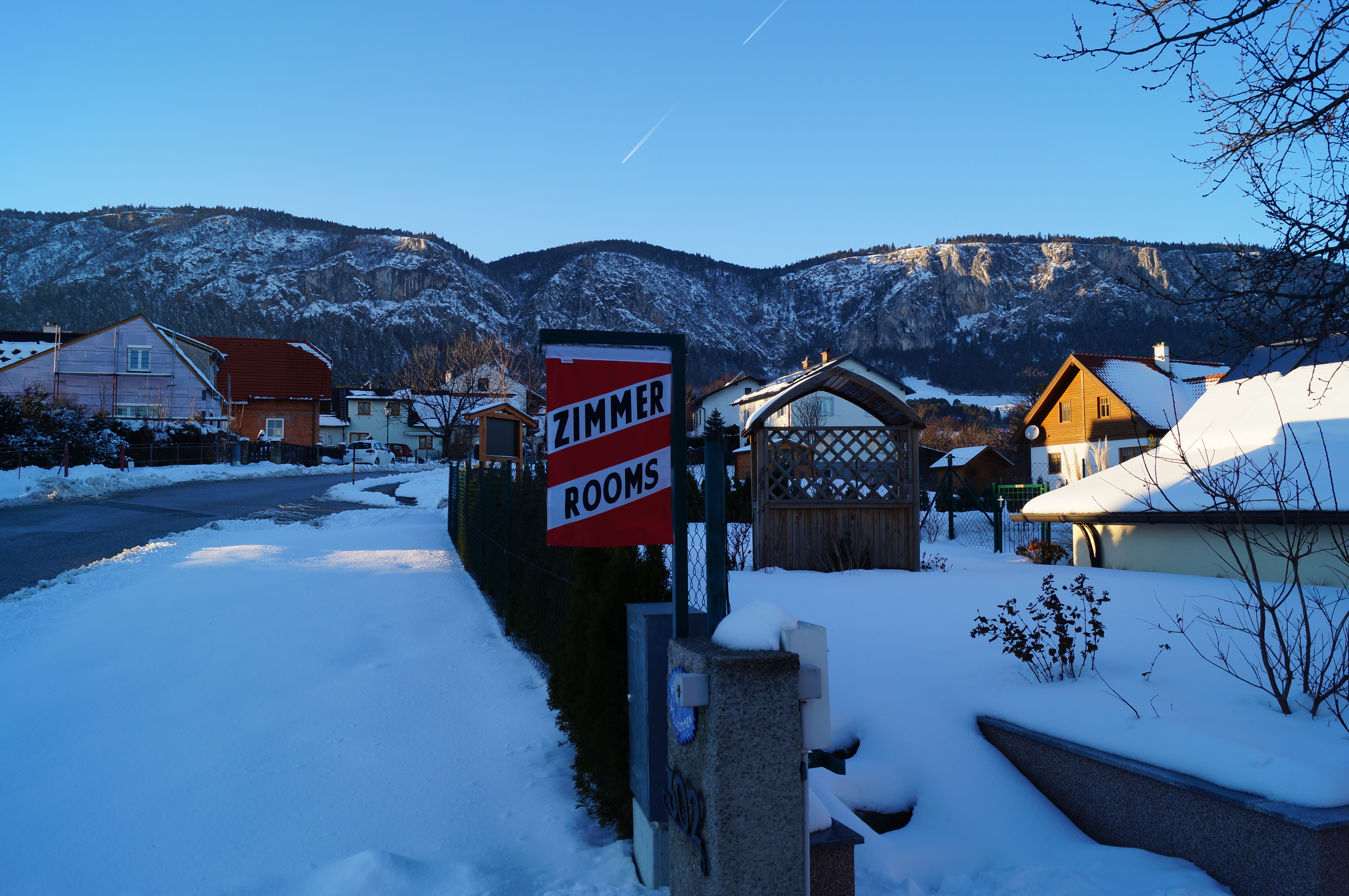 Pensionen - Parkplatz: kostenlos bei der Pension - Niederösterreich - Privatzimmer mit Küche oder Frühstück - Haus Bergblick