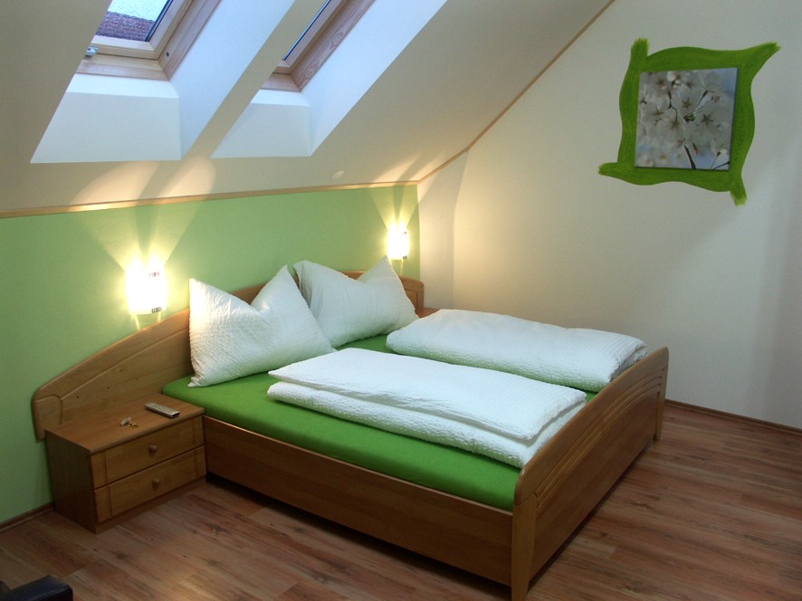 Pensionen - Parkplatz: kostenlos bei der Pension - Gars am Kamp - Doppelzimmer "Hasenstall" auch kombinierbar mit der Ferienwohnung. - Biohof Erdinger