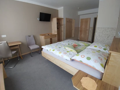 Pensionen - Parkplatz: kostenlos bei der Pension - Mostviertel - Wohlfühl - Doppelzimmer mit Balkon - Gästehaus Eder