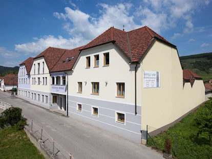 Pensionen - Parkplatz: kostenlos bei der Pension - Mostviertel - Wir liegen direkt am Donauradweg - rechtes Donauufer - Gästehaus Eder
