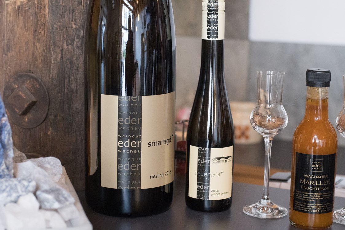 Frühstückspension: Köstlichkeiten aus dem brüderlichen Weingut "Eder" - Gästehaus Eder