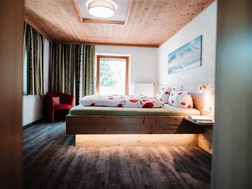 SennHOF Lechtal  Zimmerkategorien Familienplanung LECHTAL mit 2 Schlafzimmer und Balkon 