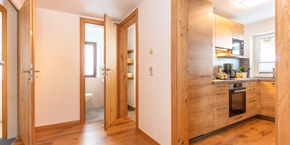 Pensionen - Parkplatz: kostenlos bei der Pension - Leogang - Appartement 1 - Eingangsbereich - Apartments Salzburgerhof