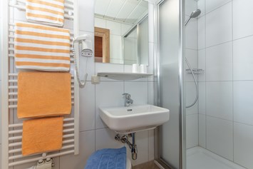 Frühstückspension: Appartement 3 - Badezimmer zu Doppelzimmer - Apartments Salzburgerhof