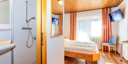 Pensionen - Parkplatz: kostenlos bei der Pension - Leogang - Appartment 2 - Doppelzimmer ausserhalb der Wohnung - gleich nebenan - Apartments Salzburgerhof