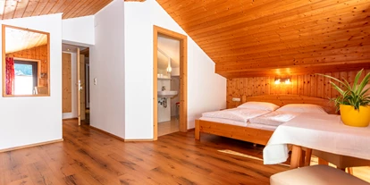 Pensionen - Parkplatz: kostenlos bei der Pension - Leogang - Appartment 3 - Dreibettzimmer - Apartments Salzburgerhof