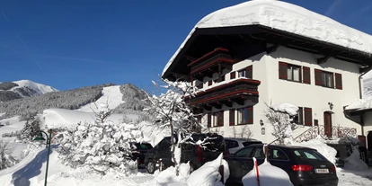 Pensionen - Parkplatz: kostenlos bei der Pension - Leogang - kleine Privatzimmervermietung, Schipiste direkt hinterm Haus, 5 Minuten zum nächsten Schilift (Kohlmaisbahn) - Haus Schober