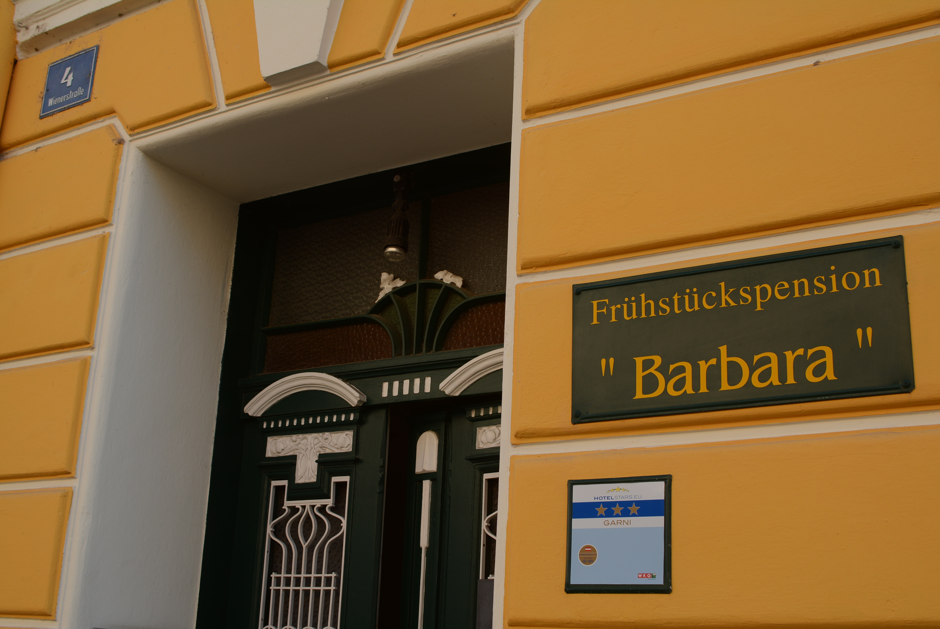 Pensionen - Aggsbach Markt - Frühstückspension Haus Barbara: Gepflegte Gastlichkeit in der Nibelungenstadt Pöchlarn. - Frühstückspension Haus Barbara