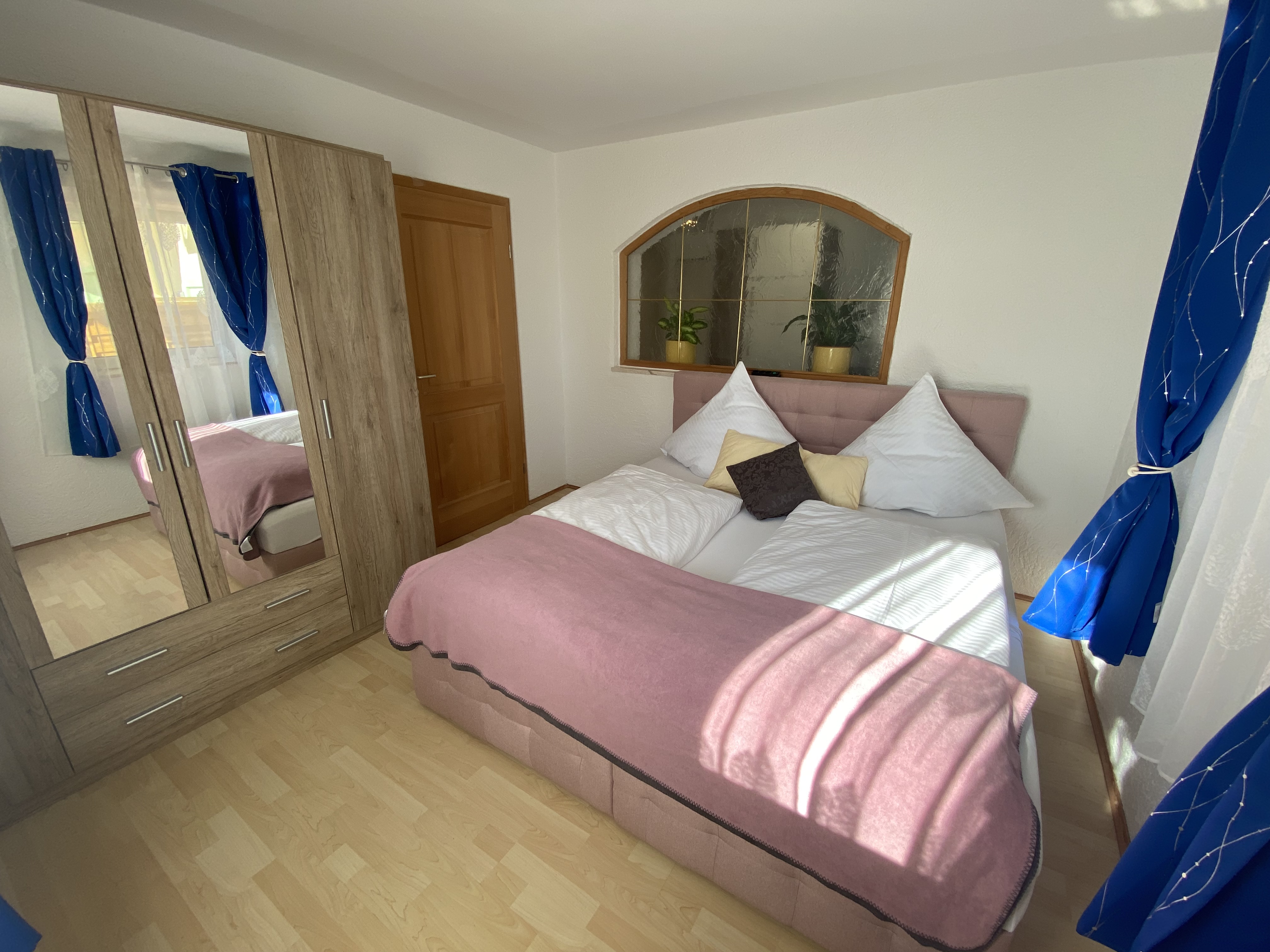 Frühstückspension: Doppelzimmer  mit King-size-bed (Boxspring) - Pension am Weberhof