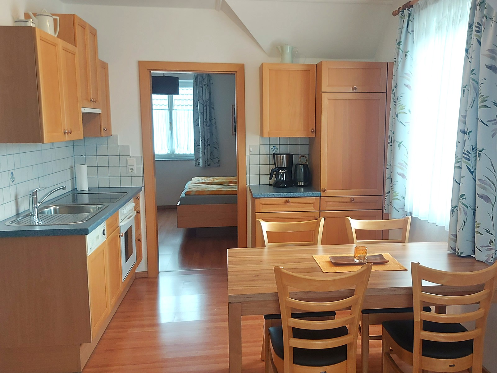 Frühstückspension: Ferienwohnung Marille - Gästehaus Familie Trachsler
