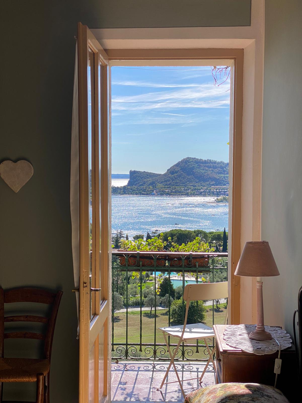 Frühstückspension: Balkons...mit Blick auf den See  - Villa Schindler