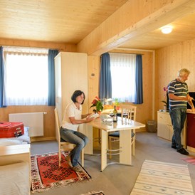 Frühstückspension: Zweibettzimmer mit Kleinküche - Gästehaus Aquilin