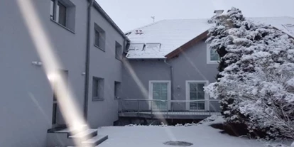 Pensionen - Gumpoldskirchen - Ansicht vom Garten auf die Rückseite - Gästehaus Krause