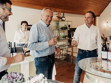 Frühstückspension: Weinverkostung - Weingut u. Gästehaus Bernhard