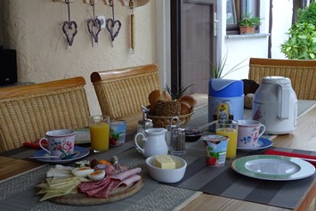 Frühstückspension: Frühstück - Pension Eichhorn