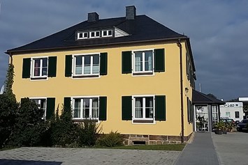 Frühstückspension: Ansicht vom Parkplatz - Genesungsort Landhaus Dammert