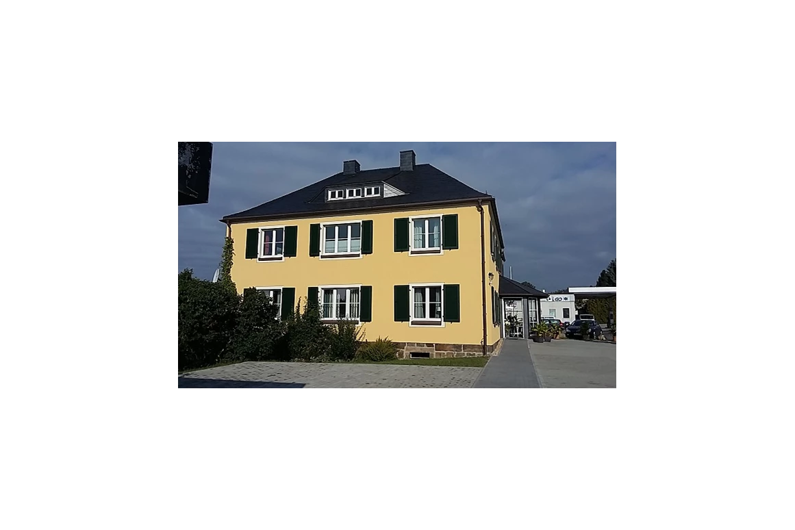 Frühstückspension: Ansicht vom Parkplatz - Genesungsort Landhaus Dammert