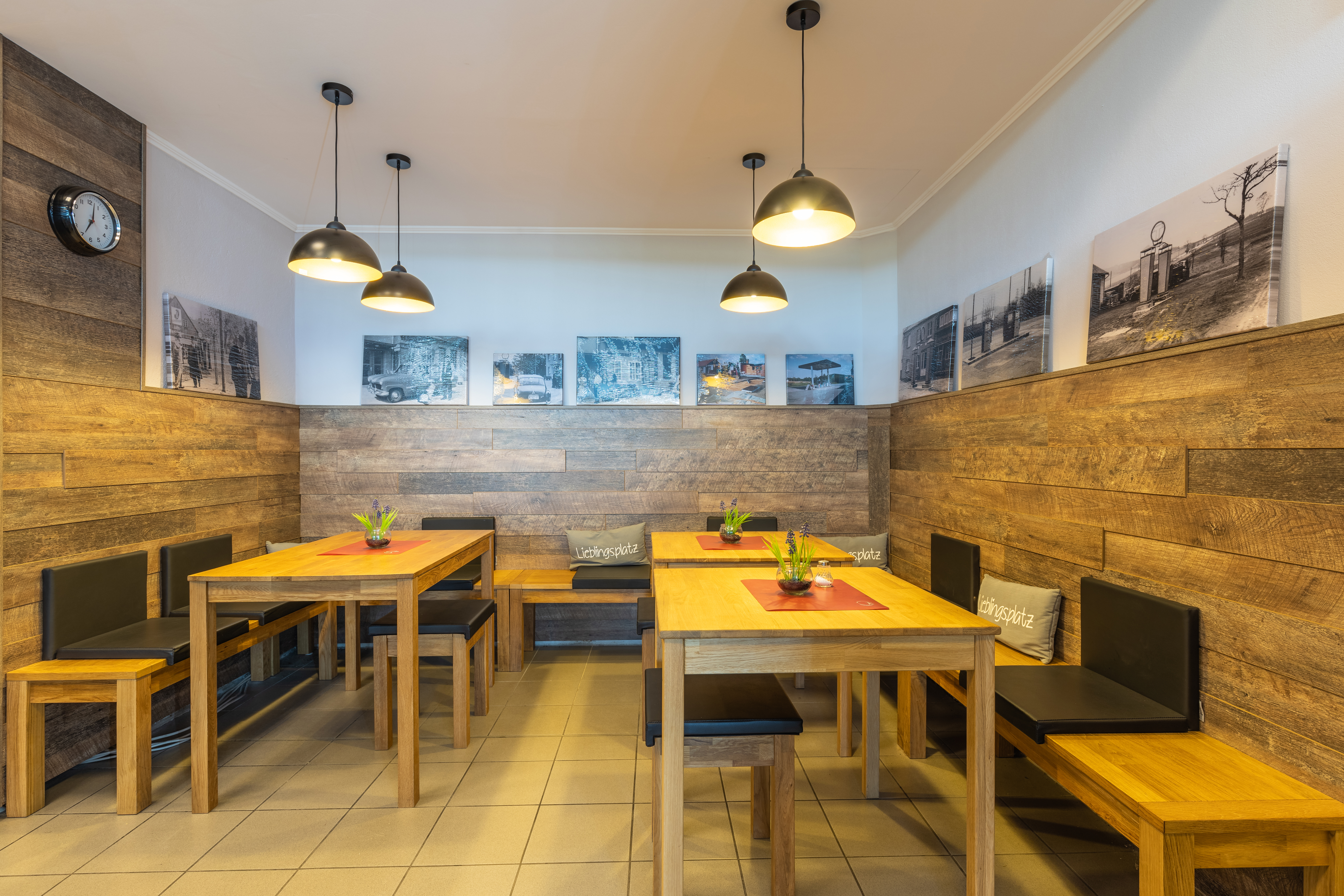 Frühstückspension: Bistrobereich für Frühstück/ Mittag/ Abendessen - Genesungsort Landhaus Dammert