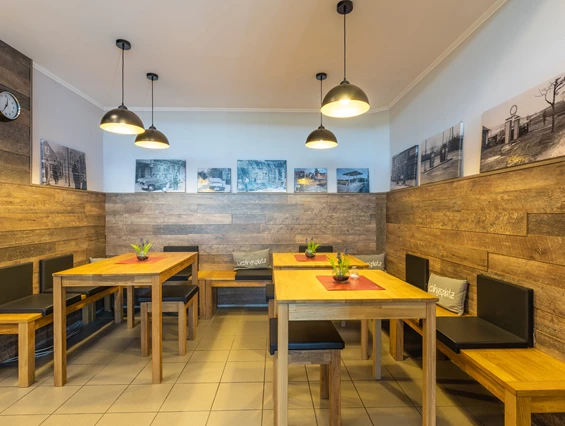 Frühstückspension: Bistrobereich für Frühstück/ Mittag/ Abendessen - Genesungsort Landhaus Dammert