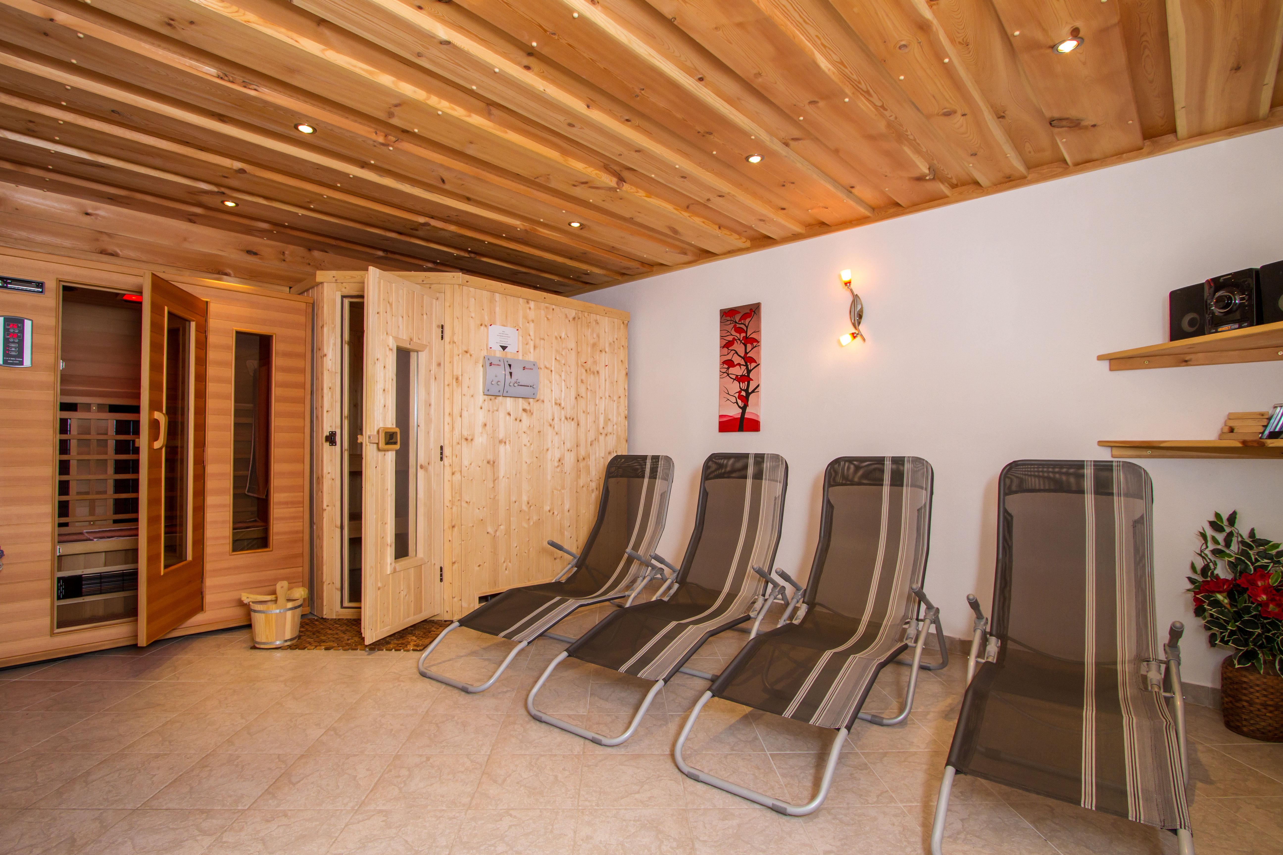 Pensionen - Restaurant - Siegsdorf - Kleiner Wellnessbereich mit Sauna und Infrarotkabine. - Pension Helga