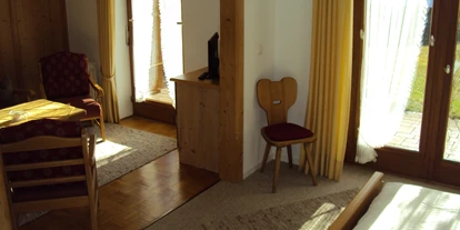 Pensionen - Kühlschrank - Bad Wiessee - DZ 35 qm mit Terrasse - Gästehaus Fischer
