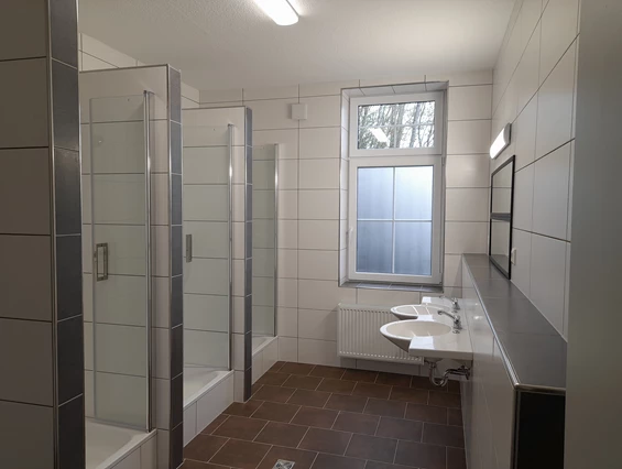 Frühstückspension: Gemeinschaftsbadezimmer
 - Rennsteighostel