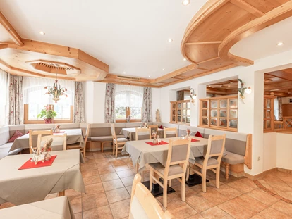 Pensionen - Parkplatz: kostenlos bei der Pension - Seefeld in Tirol - Speisesaal - Alpenpension Pfurtscheller