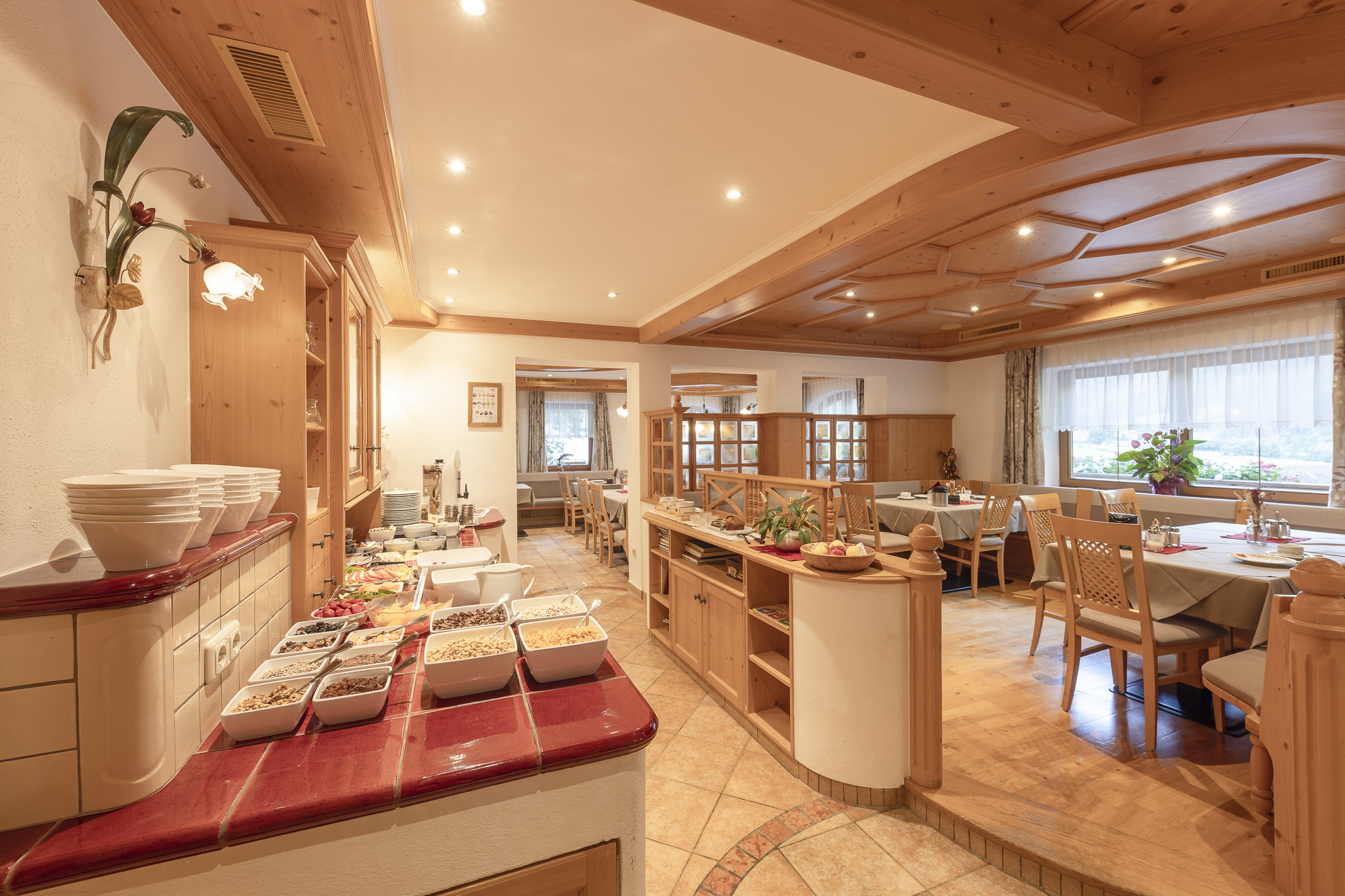 Pensionen - Balkon - Telfs - Frühstücksraum - Alpenpension Pfurtscheller