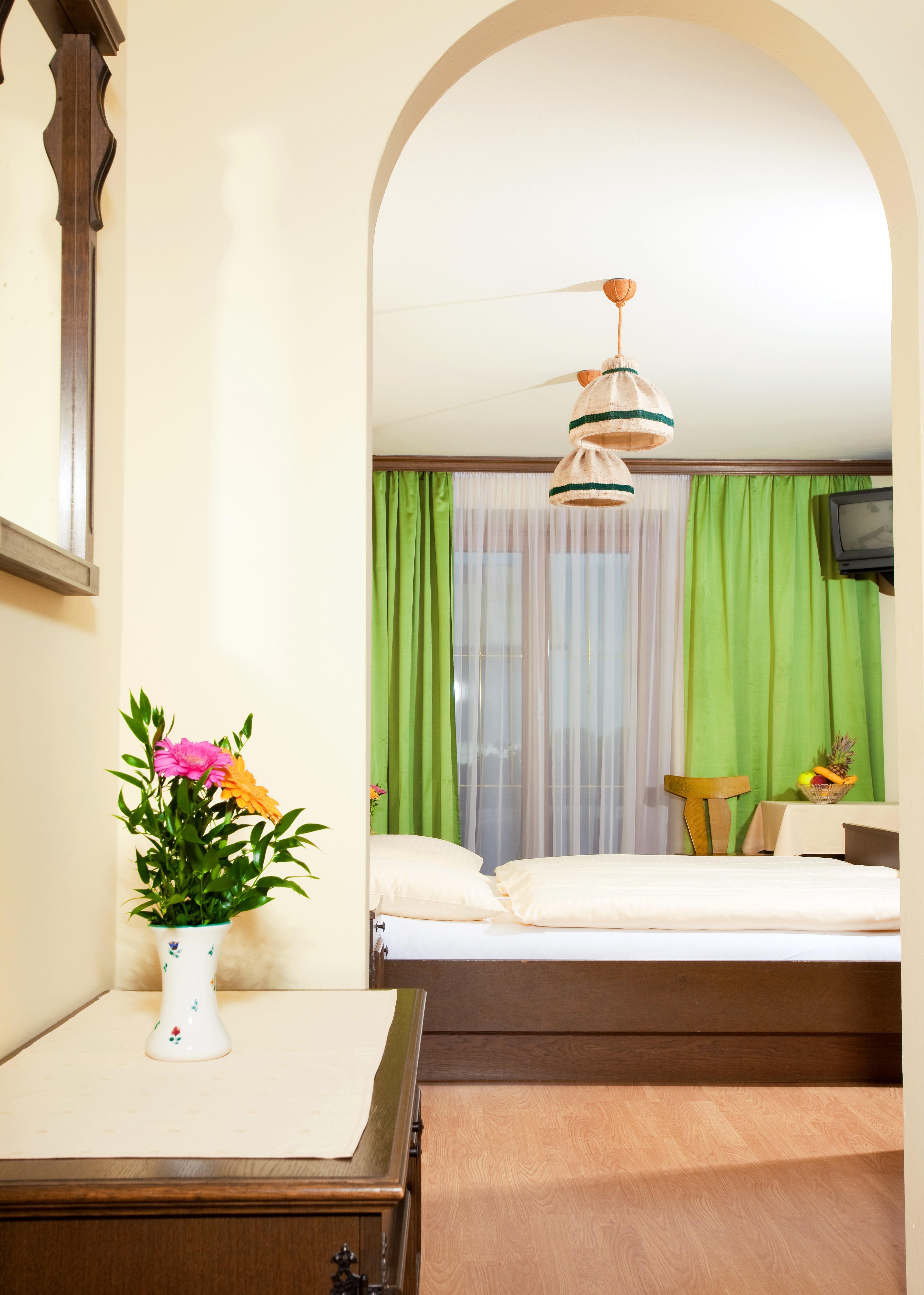 Pensionen - Fridolfing - Zimmer - Pension Mödlham - Matthias und Julia Mösl