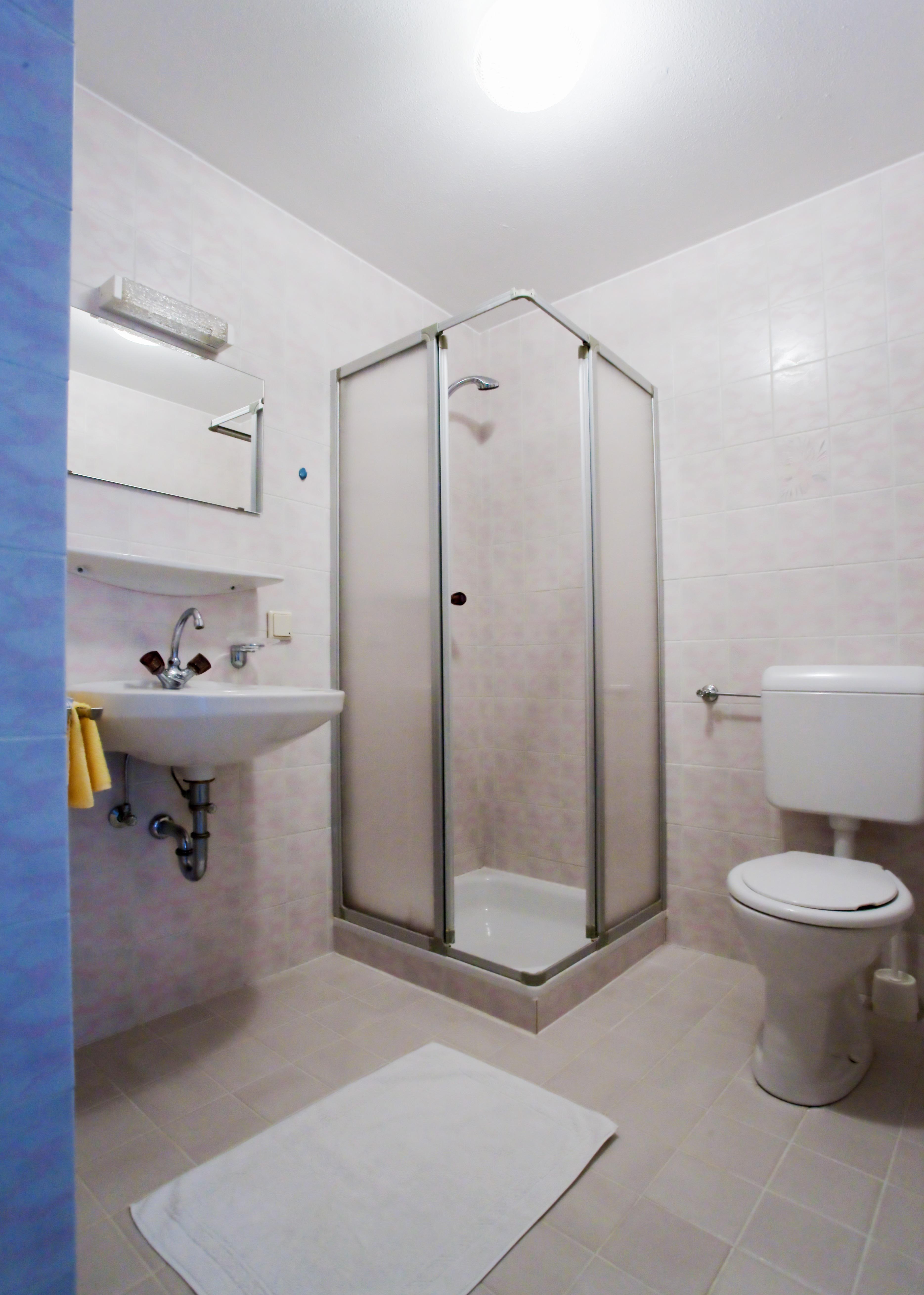 Frühstückspension: Kleinwohnung_Bad - Pension Mödlham - Matthias und Julia Mösl