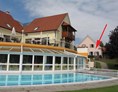 Frühstückspension: Apartment mit Blick zum Sportbecken - Ferienapartment  im Biodorf Bad Waltersdorf