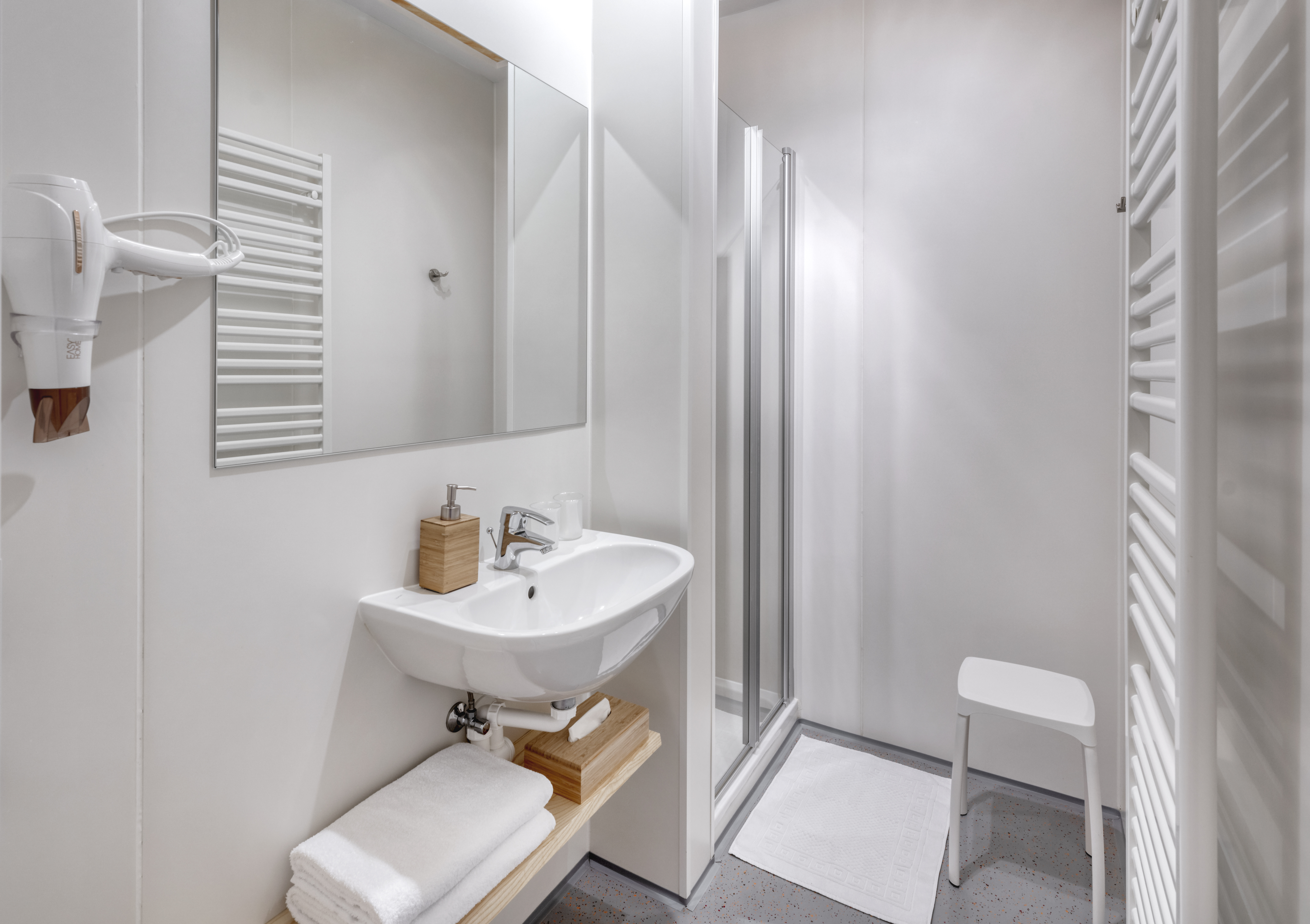 Frühstückspension: Appartement - "URLAUB AM LAND" Gästezimmer und Ferienwohnung Beate Holzer