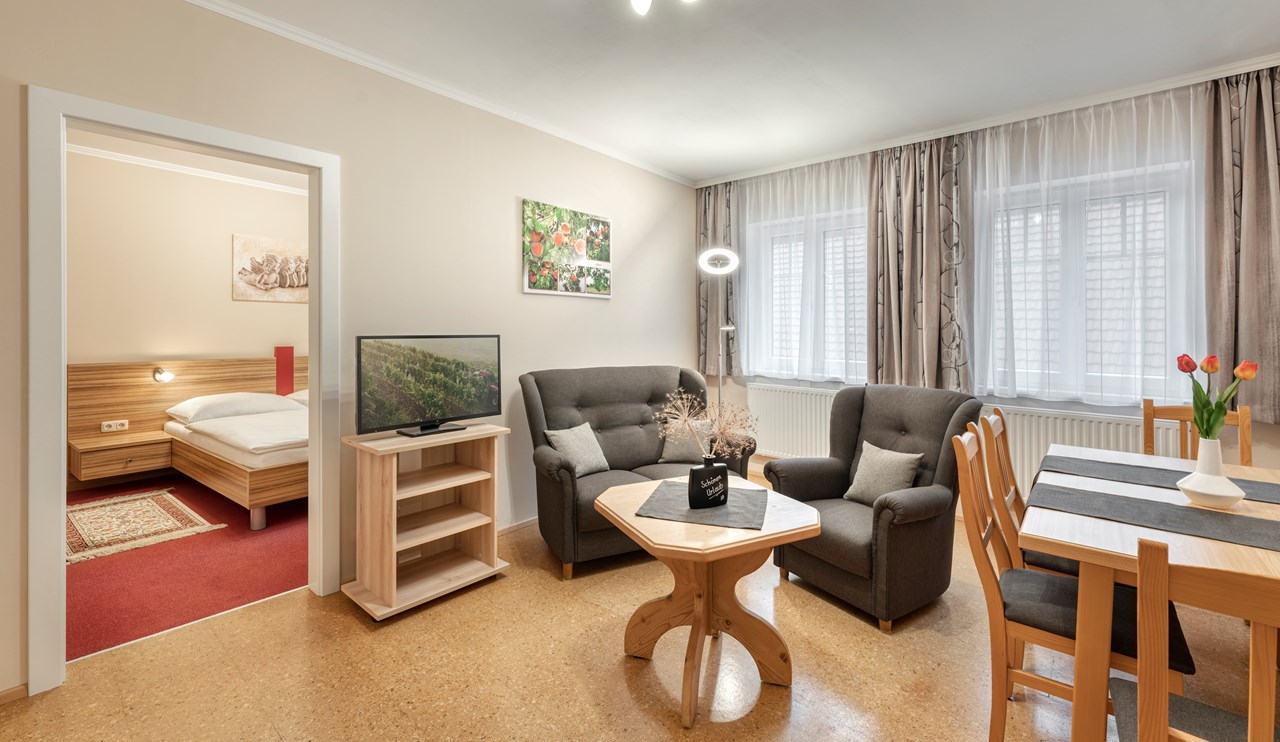 "URLAUB AM LAND" Gästezimmer und Ferienwohnung Beate Holzer Zimmerkategorien Appartement