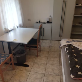 Frühstückspension: Doppeltbett Zimmer Apartment mit separaten Eingang Einzelbetten machbar  - Privat Zimmer Würzburg 
