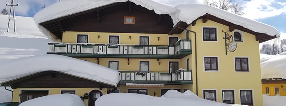 Frühstückspension: Winter in Russbach unser Hotel im Jänner 2019 - Landhaus Ausswink´l