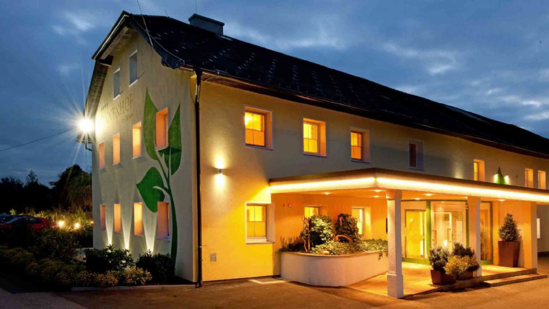 Pensionen - Straßwalchen - Hereinspaziert! - 4 Sterne Hotel Sonnenhof in Timelkam