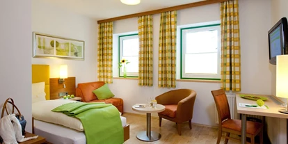 Pensionen - Art der Pension: Frühstückspension - Seewalchen am Attersee - Unsere Zimmer - schön und angenehm! - 4 Sterne Hotel Sonnenhof in Timelkam