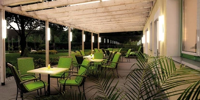 Pensionen - Art der Pension: Frühstückspension - Seewalchen am Attersee - Unsere Pergola. - 4 Sterne Hotel Sonnenhof in Timelkam
