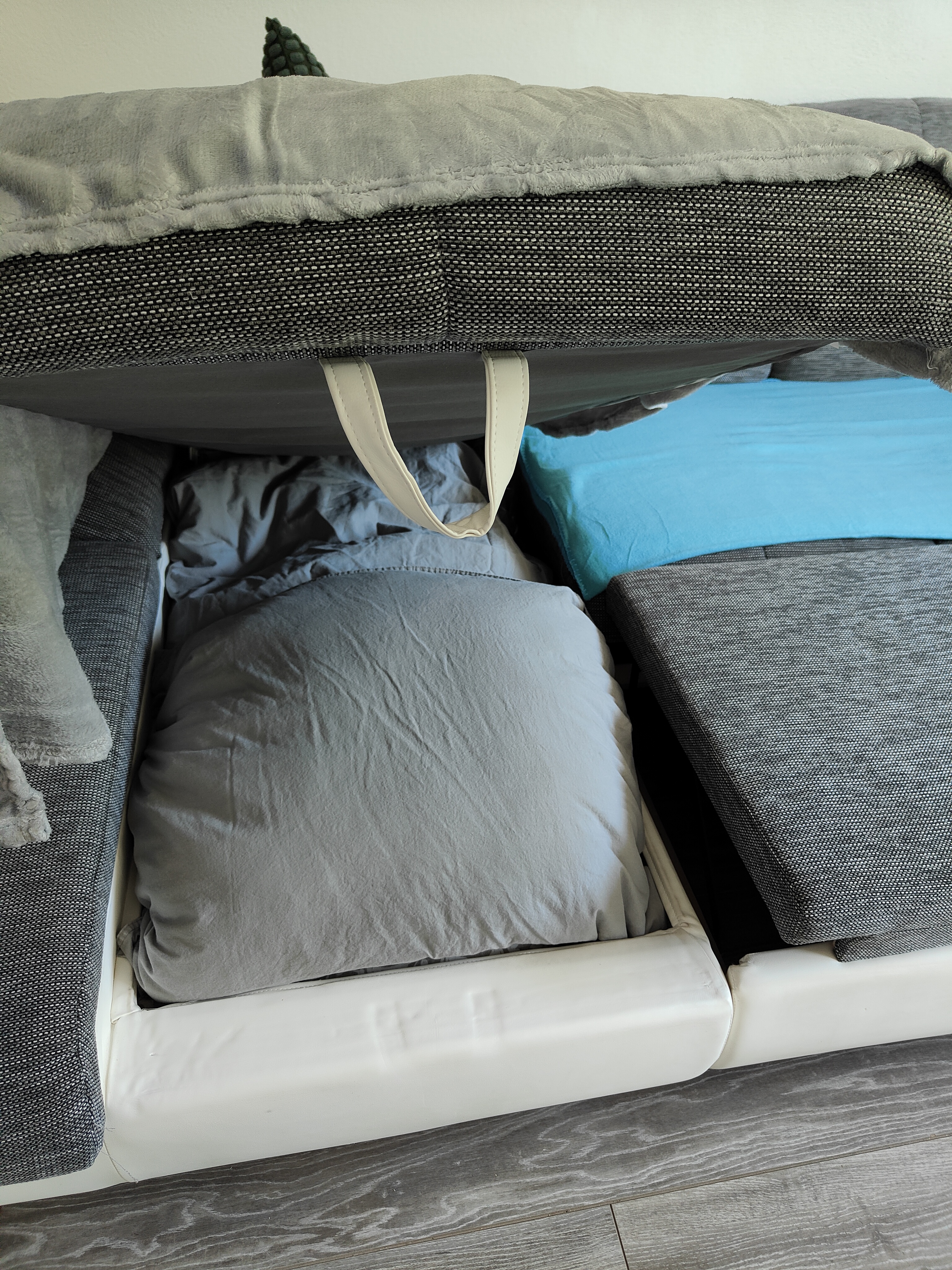 Frühstückspension: Hier auch mit Bettzeugfach - Ferienwohnung Dorfleben