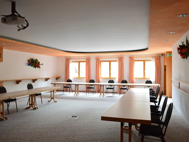 Frühstückspension: Seminarraum - Wald- und Tagungshotel Geländer