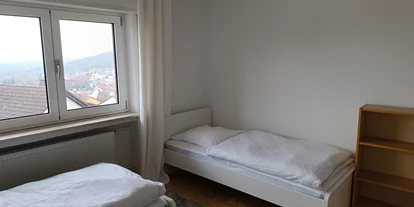 Pensionen - Hessen Nord - Schlafzimmer mit drittem Bett - Ferienwohnung Tante Mimi, Kelkheim
