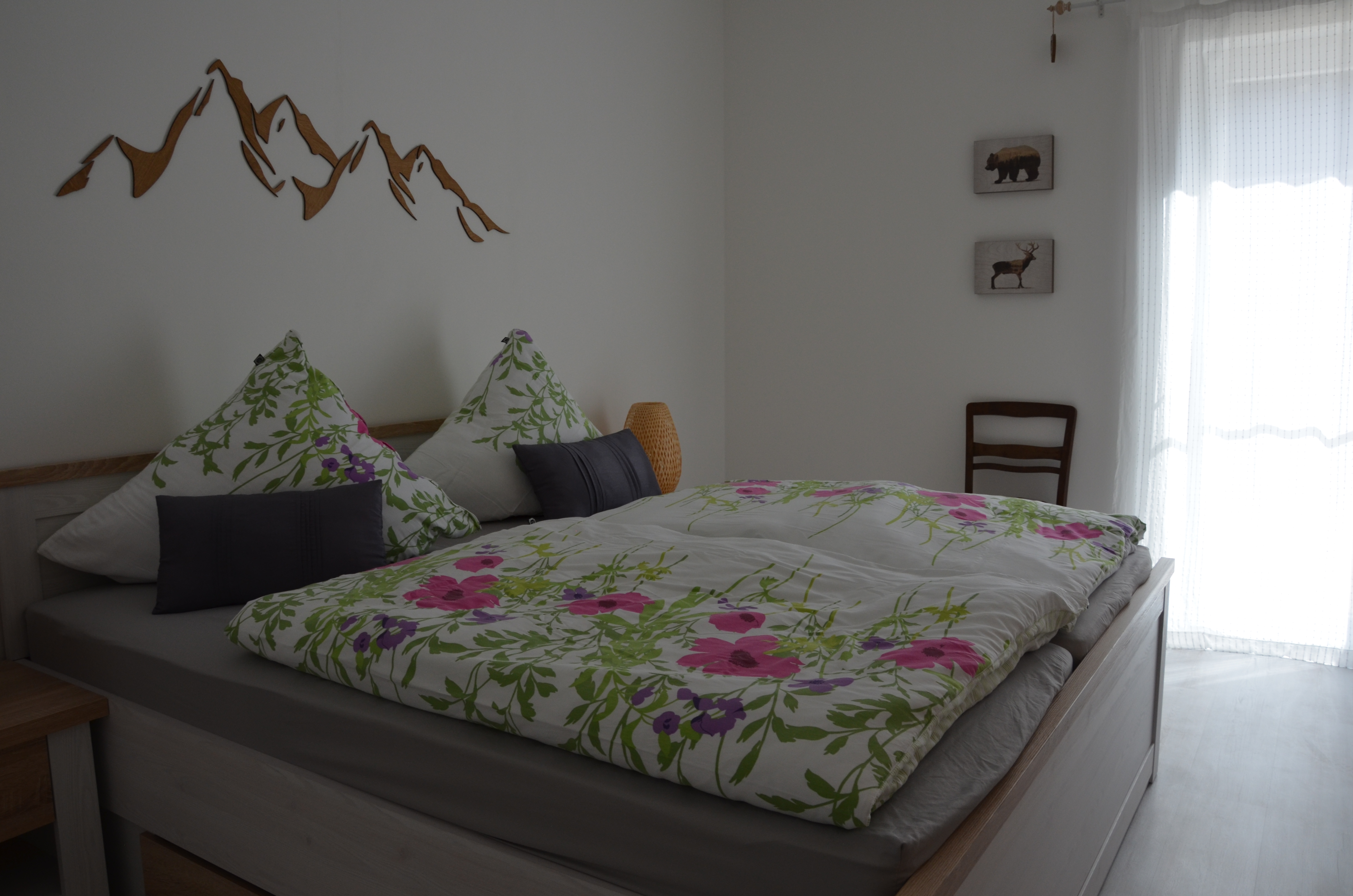 Pensionen - Thüringen - geräumiges Schlafzimmer mit Doppelbett - Pension Saline