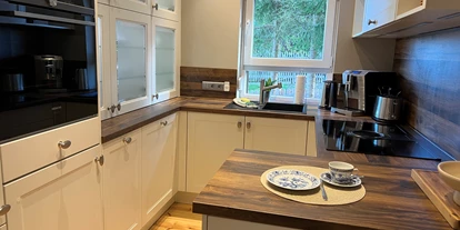 Pensionen - Wolkenstein (Erzgebirgskreis) - Küche mit Geschirrspüler und Kaffeemaschine - Ferienwohnung Erzgebirge