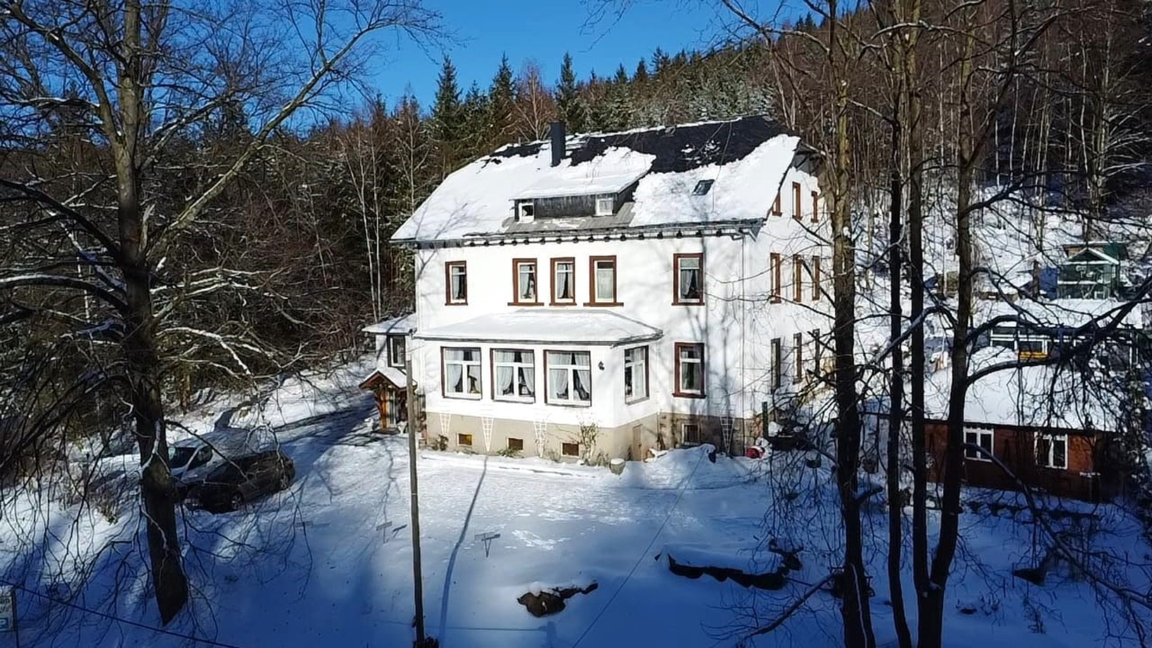 Frühstückspension: Hausansicht. Winter - Pension Haus Anna