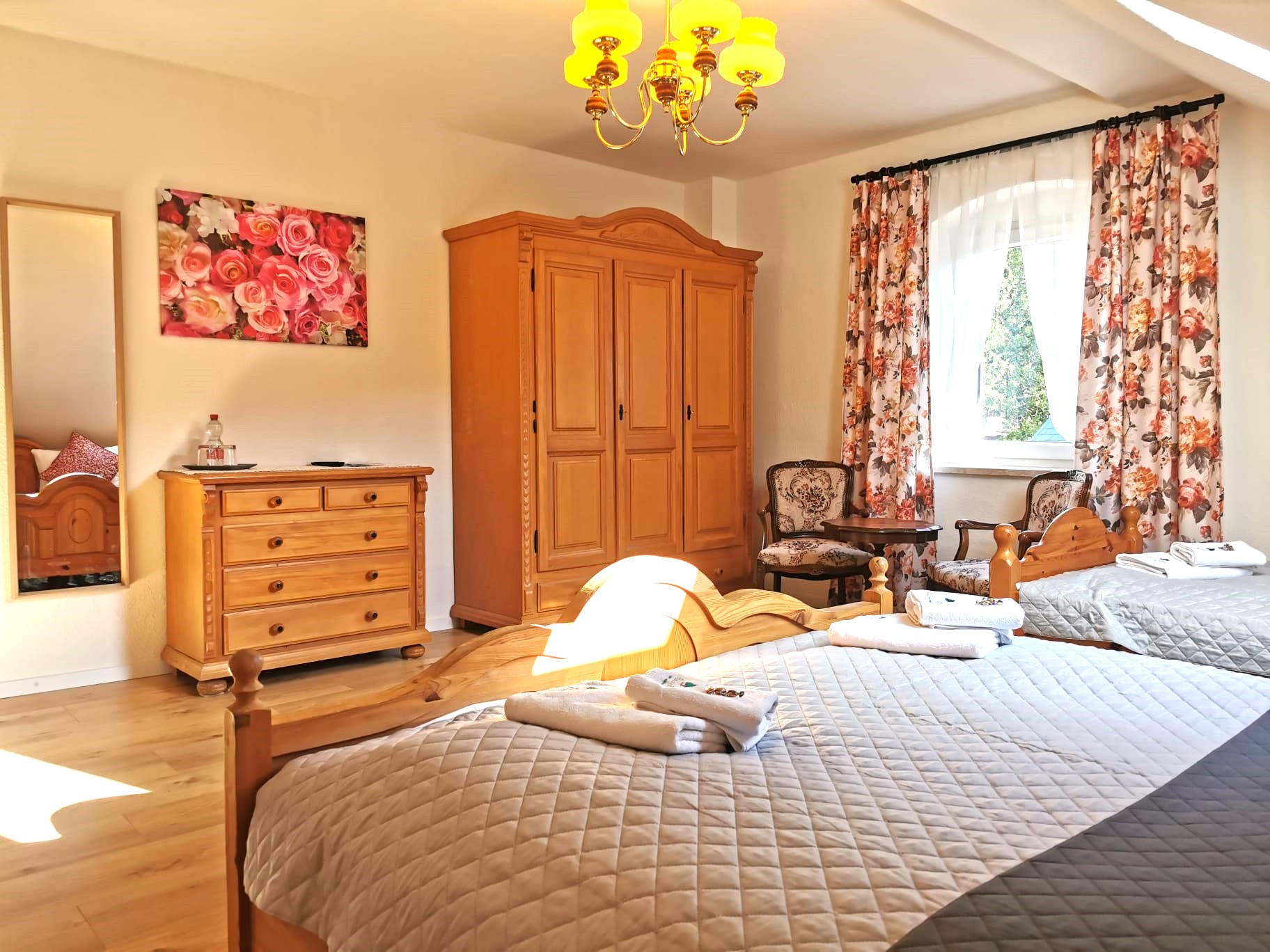 Frühstückspension: Rosenzimmer - Waldhaus Anna
