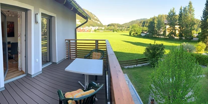 Pensionen - Art der Pension: Frühstückspension - Seewalchen am Attersee - Ferienwohnung, Blick vom Balkon - Pension Salzburger Hof