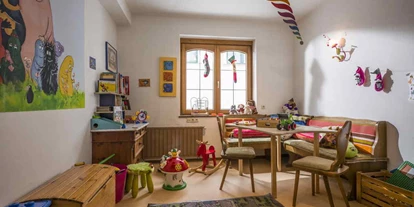 Pensionen - Parkplatz: kostenlos bei der Pension - Alpbach - Kinderspielzimmer - Cafe Pension Koller
